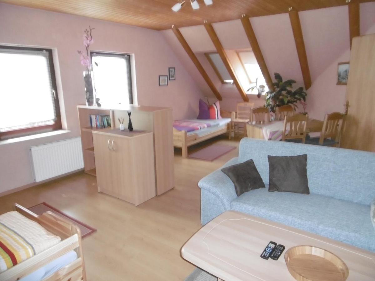 Ferienwohnungen Moritz Riechheim Экстерьер фото
